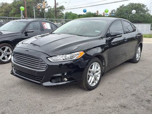 Used 2016 Ford Fusion SE FWD image 3