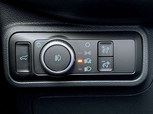 Used 2025 Ford Explorer ST-Line AWD/4WD image 17