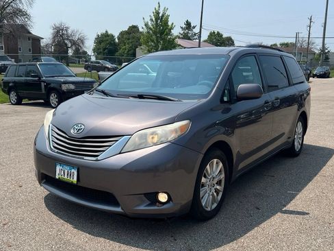 Used 2012 Toyota Sienna XLE AWD/4WD image 1
