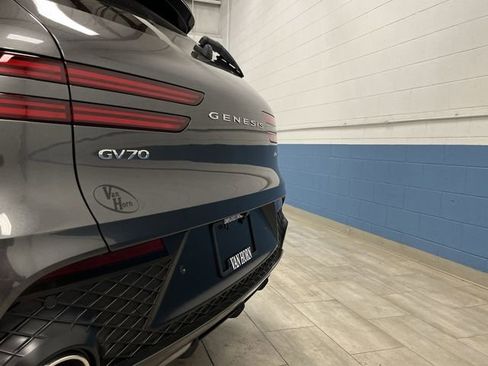 Used 2024 Genesis GV70 3.5T Sport w/ Sport Prestige Package image 37