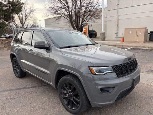 Used 2020 Jeep Grand Cherokee Altitude image 7