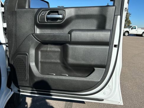 Used 2021 Chevrolet Silverado 1500 Custom image 26
