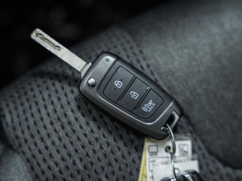 Used 2020 Hyundai Santa Fe SE image 45