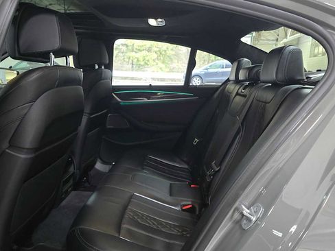 Used 2022 BMW M550i xDrive w/ Dynamic Handling Package image 16