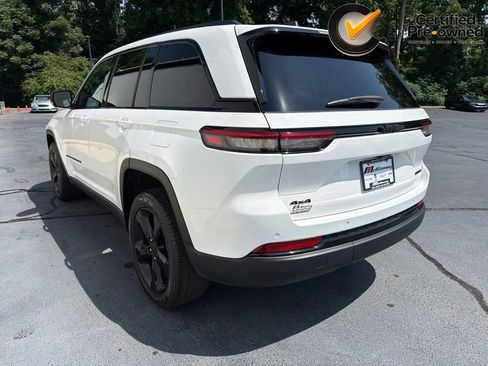 Certified 2023 Jeep Grand Cherokee Limited w/ Black Appearance Package AWD/4WD image 14