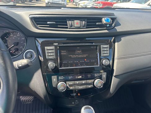 Used 2020 Nissan Rogue SL w/ Premium Package AWD/4WD image 12