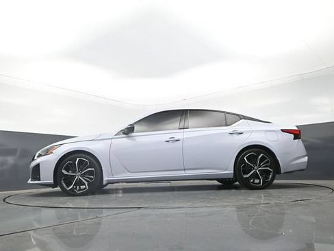 Used 2023 Nissan Altima 2.5 SR FWD image 25
