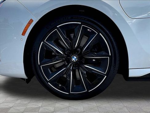 Used 2025 BMW 750e xDrive w/ Premium Package AWD/4WD image 34