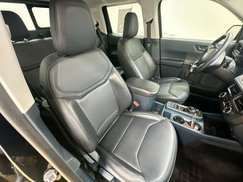 Used 2024 Ford Maverick Lariat w/ Black Appearance Package FWD image 27