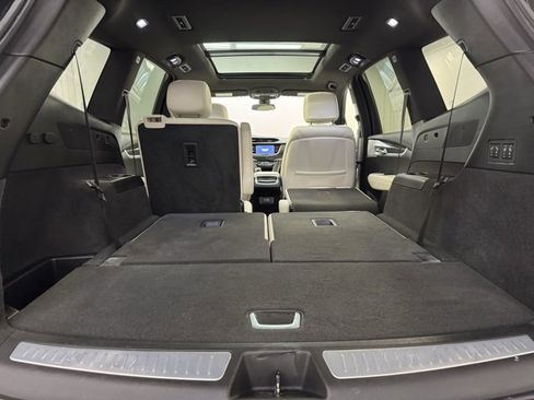 Used 2023 Cadillac XT6 Sport image 36