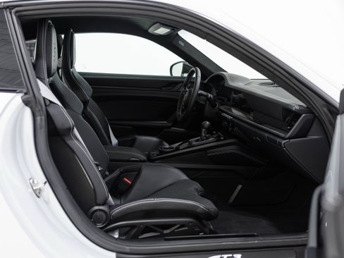 Used 2026 Porsche 911 GT3 RWD image 41