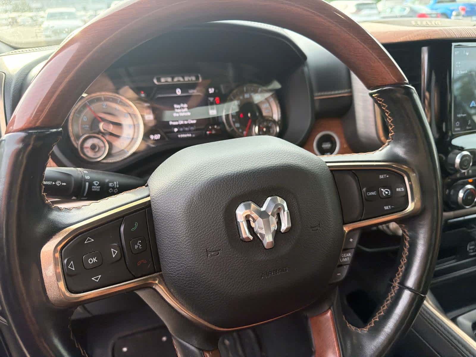 Used 2022 RAM 1500 Limited AWD/4WD image 11