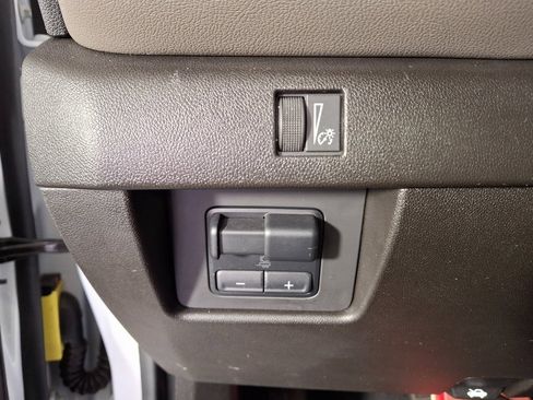 Used 2024 Chevrolet Colorado ZR2 w/ Technology Package image 23