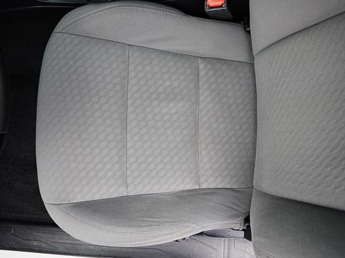 Used 2020 Toyota Tacoma SR image 9