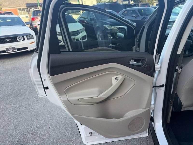 Used 2017 Ford Escape Titanium AWD/4WD image 11