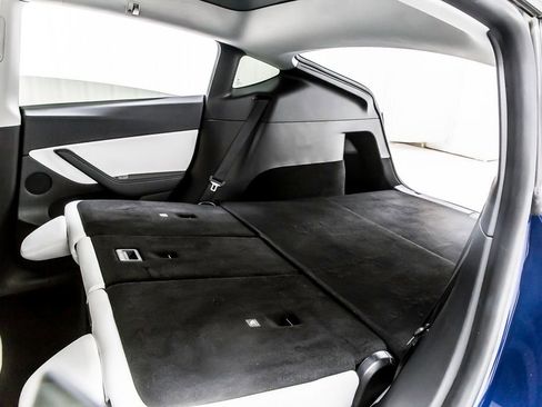 Used 2021 Tesla Model Y Long Range AWD/4WD image 37