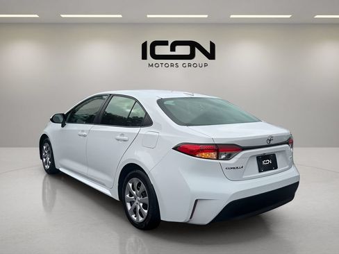 Used 2024 Toyota Corolla LE FWD image 3