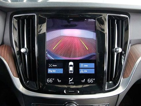 Used 2021 Volvo S60 T6 Momentum w/ Protection Package Premier image 12