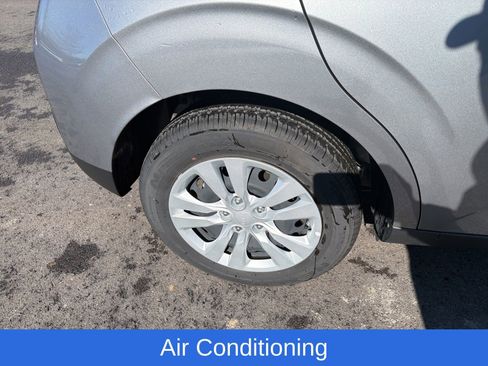 Used 2025 Kia Soul LX image 24