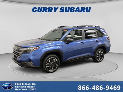Used 2025 Subaru Forester Premium AWD/4WD image 1