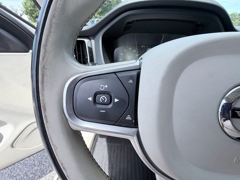Used 2018 Volvo XC60 T6 Momentum w/ Convenience Package AWD/4WD image 15