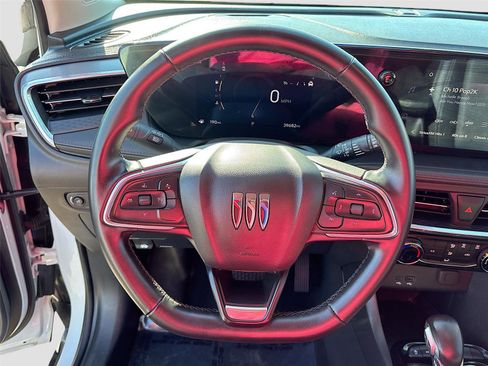 Used 2024 Buick Encore GX Sport Touring image 11