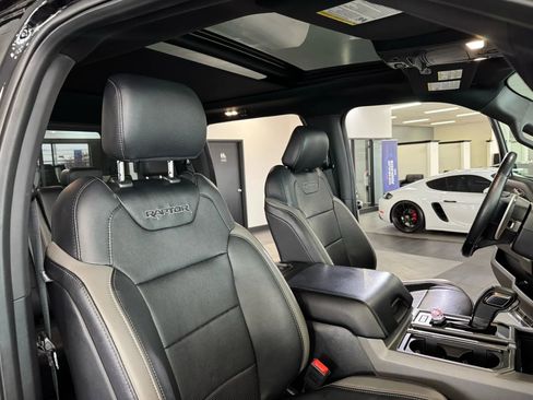 Used 2018 Ford F150 Raptor w/ Equipment Group 802A Luxury image 10