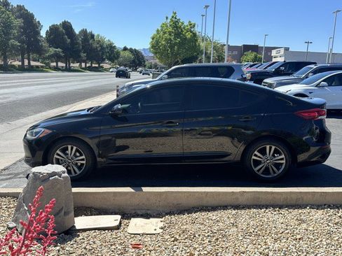 Used 2017 Hyundai Elantra SE FWD image 6