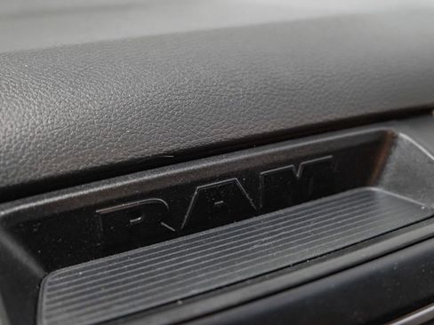 Used 2017 RAM 2500 SLT image 29