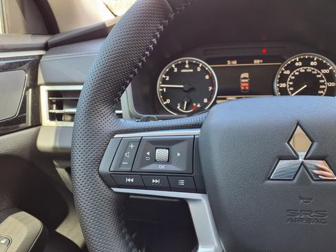 Used 2026 Mitsubishi Outlander AWD image 18