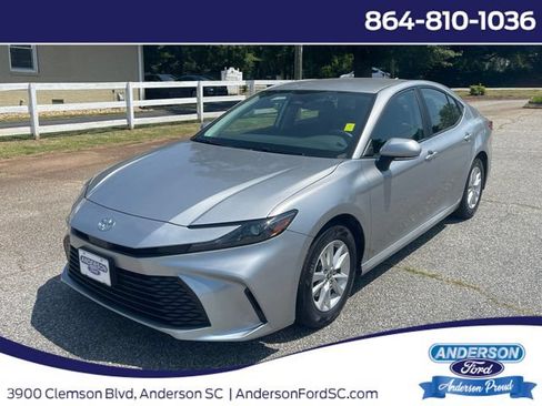 Used 2025 Toyota Camry LE FWD image 1