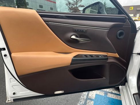 Used 2020 Lexus ES 350 w/ Premium Package image 11