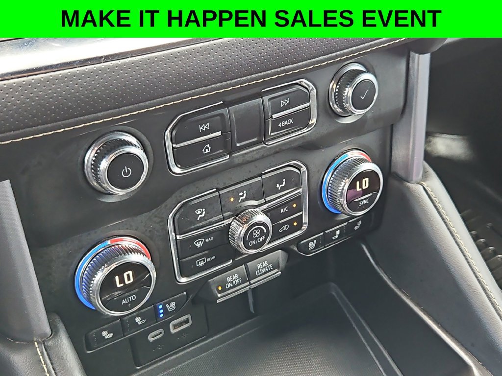 Used 2024 GMC Yukon SLT w/ SLT Luxury Package AWD/4WD image 19
