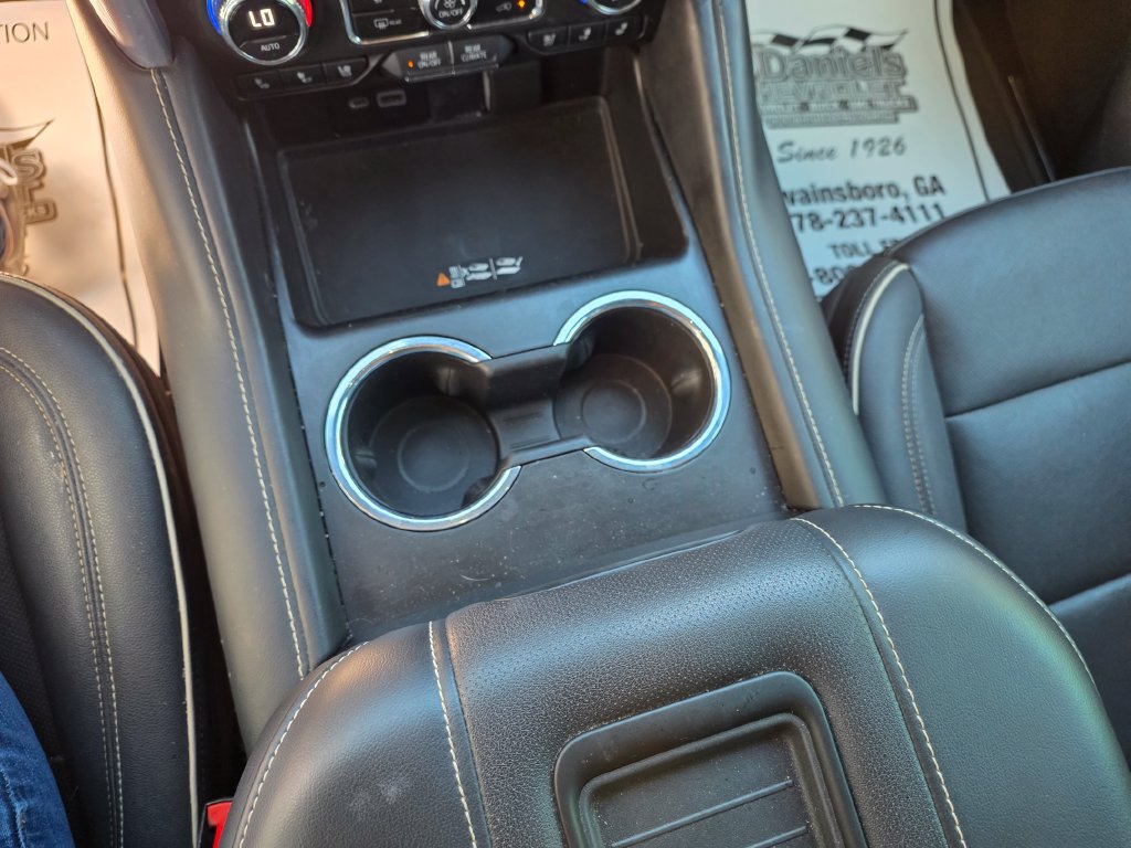 Used 2023 GMC Yukon XL SLT AWD/4WD image 34