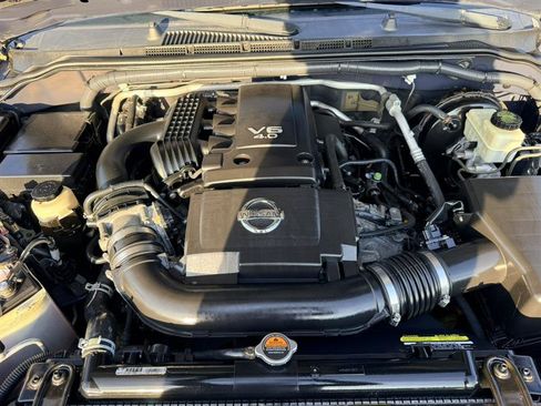 Used 2014 Nissan Frontier SV RWD image 31