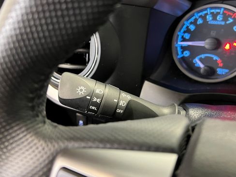 Used 2020 Toyota Tacoma SR5 image 40