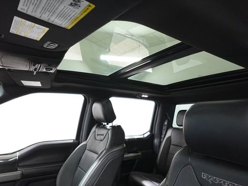 Used 2019 Ford F150 Raptor w/ Equipment Group 802A Luxury image 12