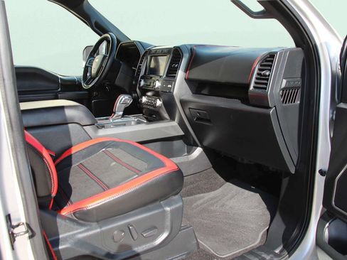 Used 2019 Ford F150 Lariat w/ Equipment Group 502A Luxury AWD/4WD image 28