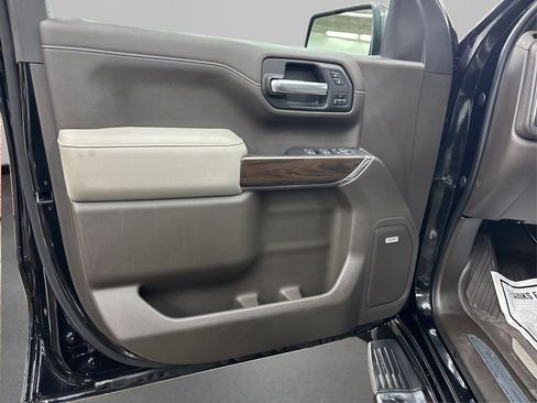 Used 2019 GMC Sierra 1500 SLT w/ SLT Premium Plus Package AWD/4WD image 23