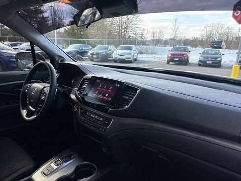 Used 2023 Honda Ridgeline Sport image 15