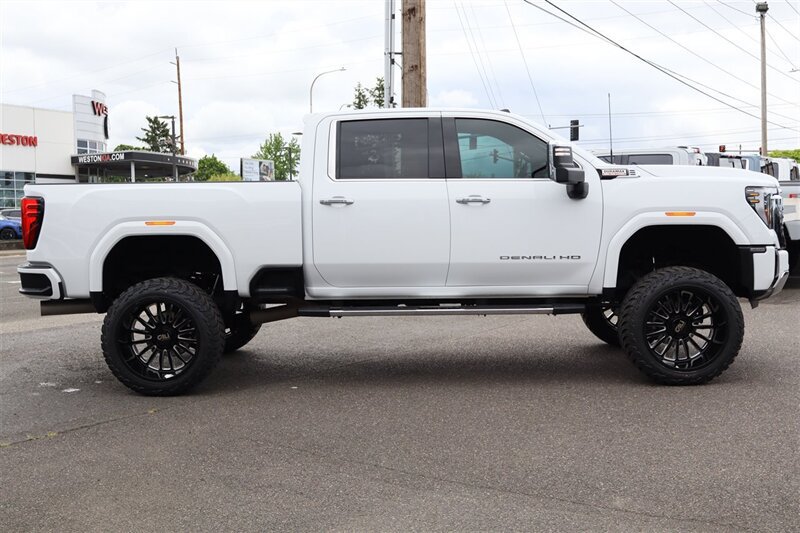 Used 2025 GMC Sierra 3500 Denali w/ Denali Reserve Package AWD/4WD image 7