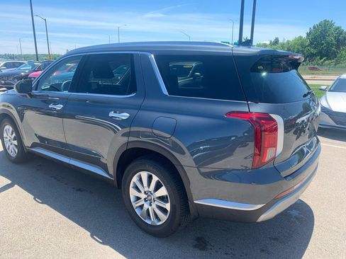 Used 2023 Hyundai Palisade SEL AWD/4WD image 3