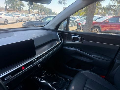 Used 2024 Kia Sorento S image 34