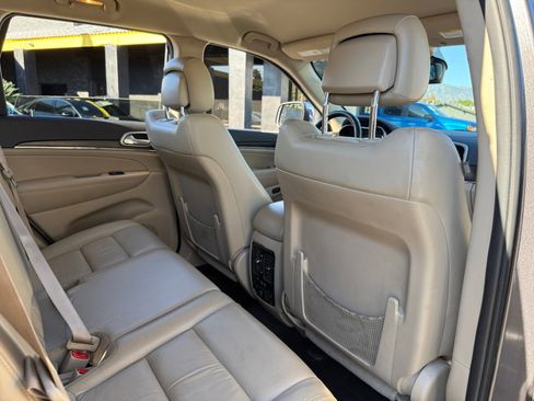 Used 2015 Jeep Grand Cherokee Limited image 18