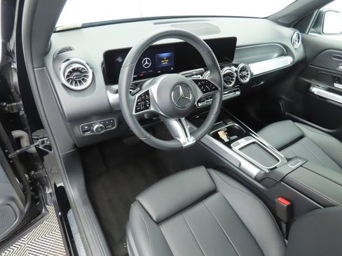 Certified 2025 Mercedes-Benz GLB 250 image 9