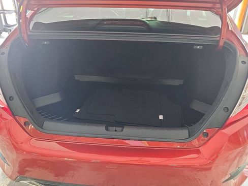 Used 2019 Honda Civic Touring image 9