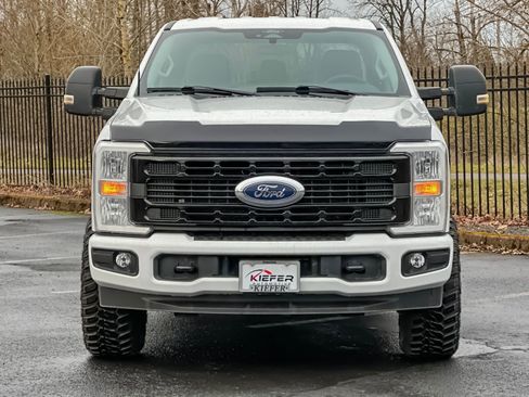 Used 2024 Ford F350 XLT image 9