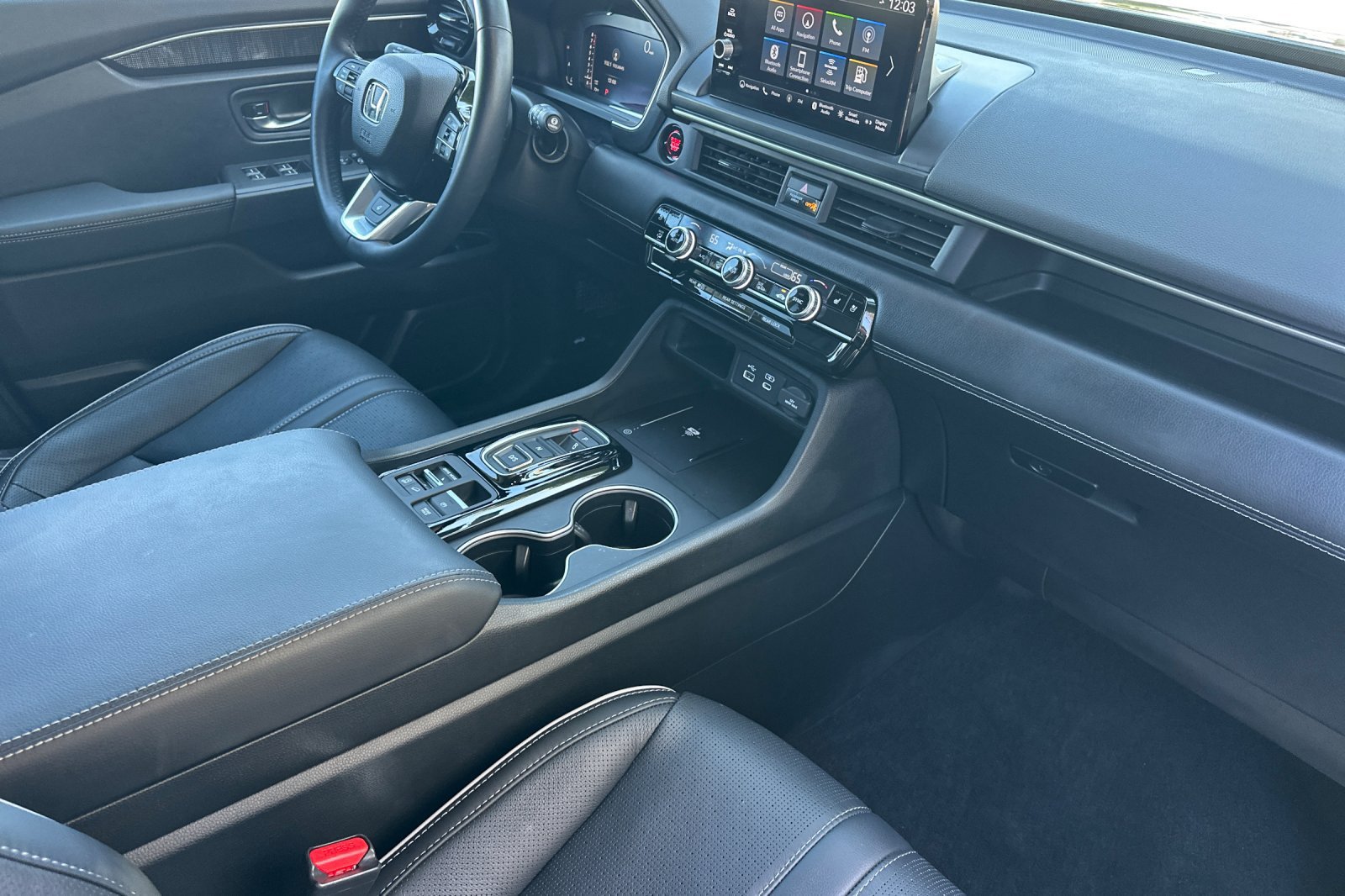 Used 2025 Honda Pilot Elite image 16
