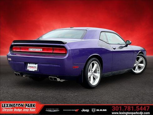 Used 2014 Dodge Challenger R/T RWD image 5