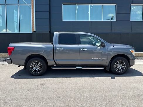 Used 2020 Nissan Titan SV w/ SV Convenience Package AWD/4WD image 2